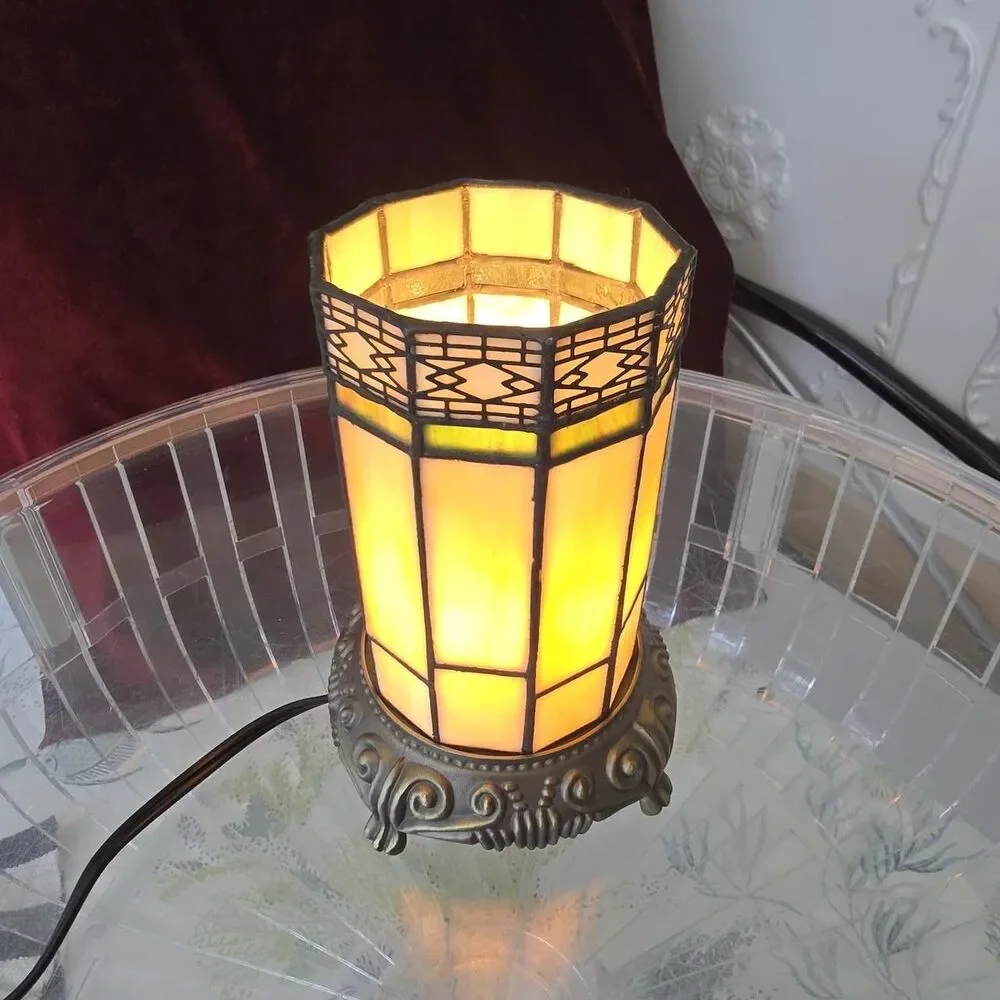 Vintage Tiffany Style Slag Glass Accent Table Lamp Stained Glass